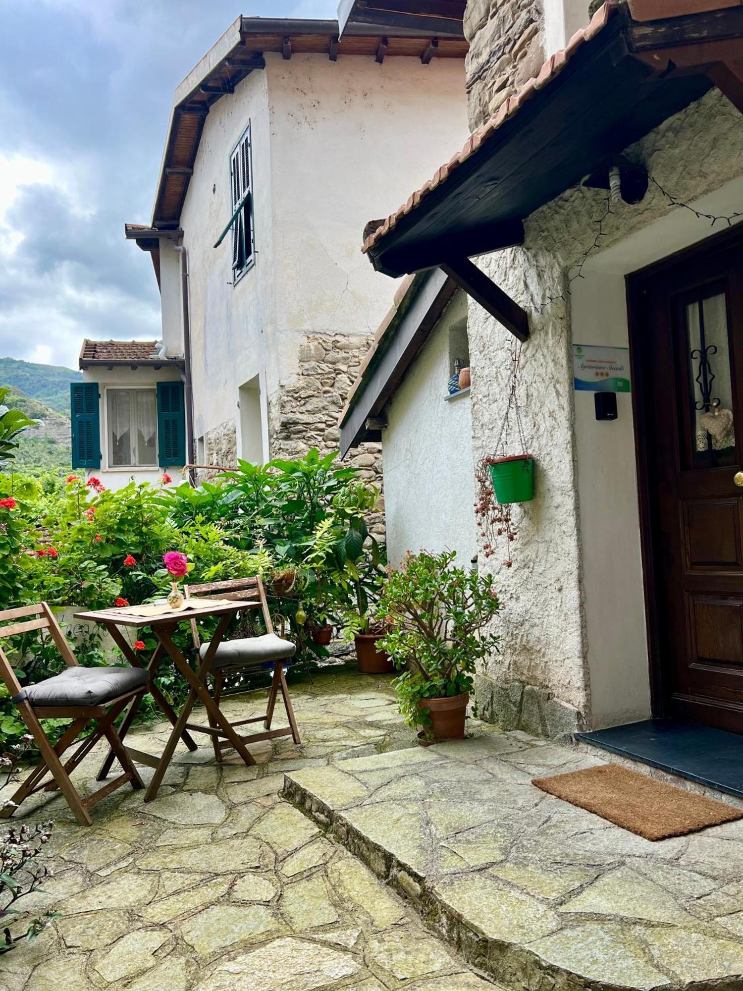 Appartamento STECADÒ - Il Soppalco Dolceacqua Esterno foto